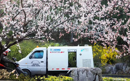 mg不朽情缘路面养护车在华东某地景物区作业