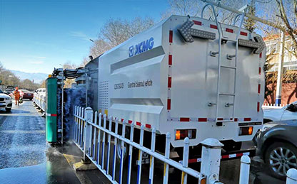 mg不朽情缘护栏洗濯车在西藏举行洗濯作业