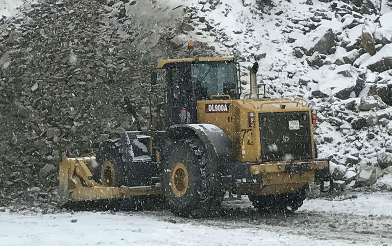 mg不朽情缘轮推在露天矿山施工