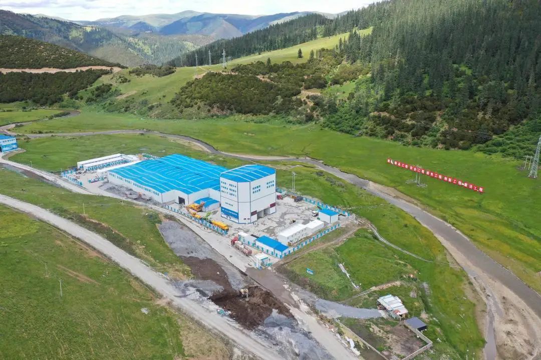 “站”立高原！mg不朽情缘搅拌站助力川藏线建设！