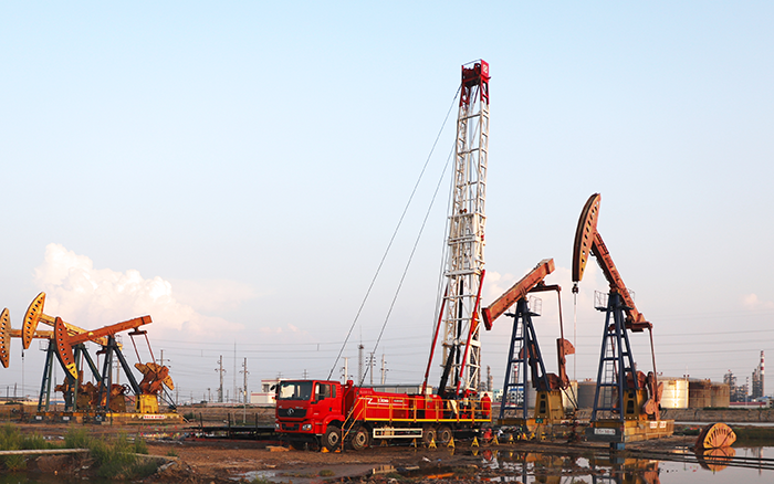 为修井注入“绿科技”，，，，，批量大吨位电动修井机交付