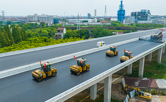 揭秘！常泰长江大桥怎样实现超宽桥面“一键铺平”？？？？？？？？