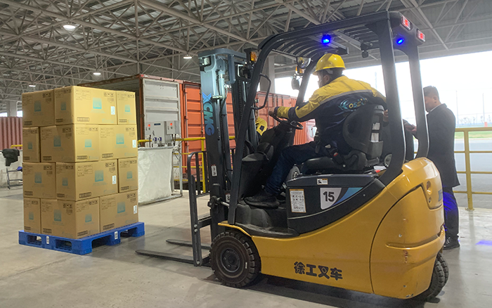 mg不朽情缘叉车三支点系列助力饮料行业高效搬运