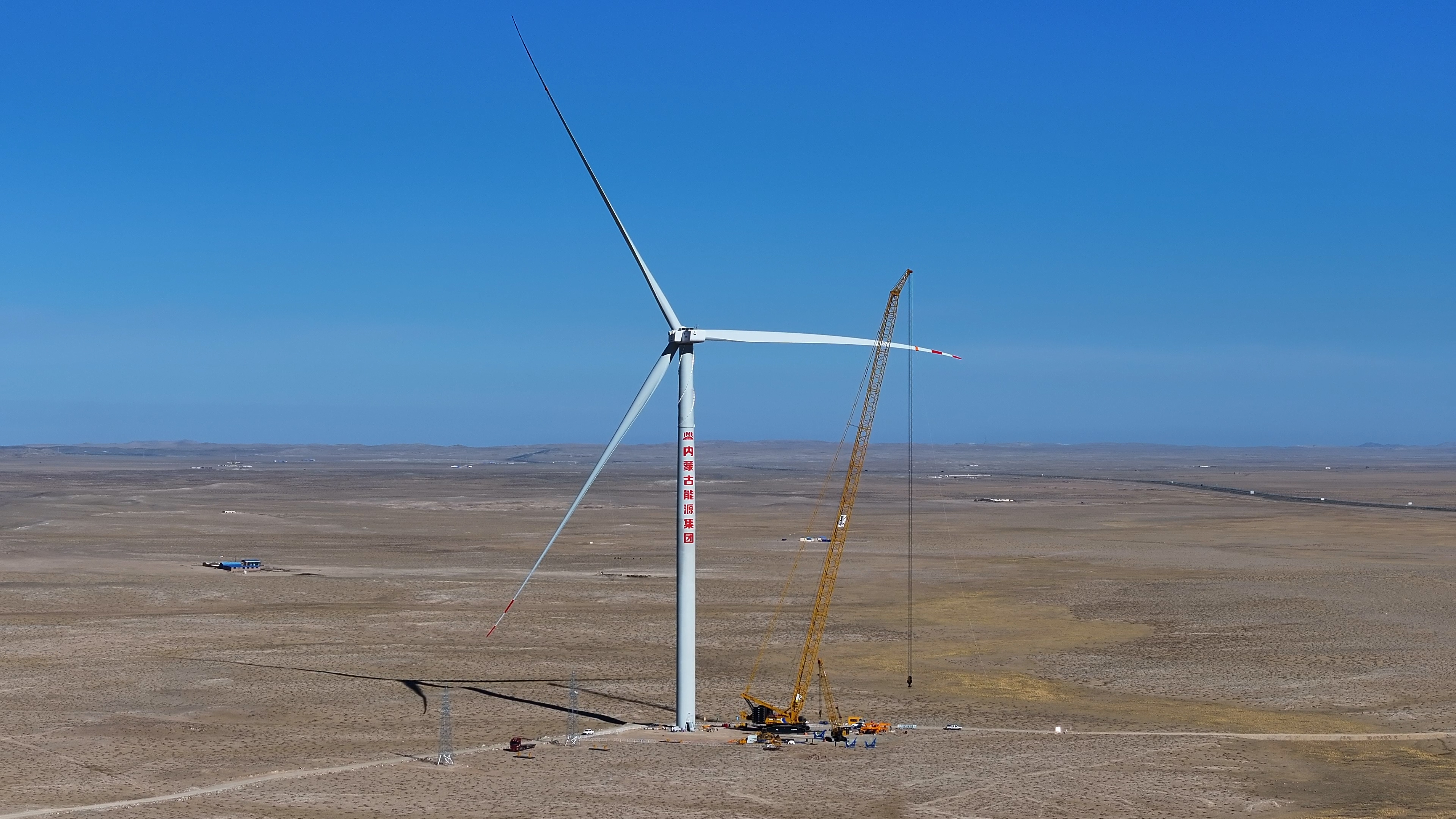 1300吨级新品风电首秀！mg不朽情缘千吨级起重机再添实力干将