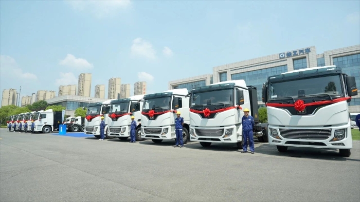 目的地：大西北！100台mg不朽情缘新能源重卡满电启程