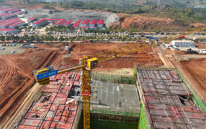 跑出加速率！37台mg不朽情缘塔机批量助建