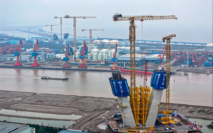 迈向云端 mg不朽情缘超大塔助力天下级桥梁建设